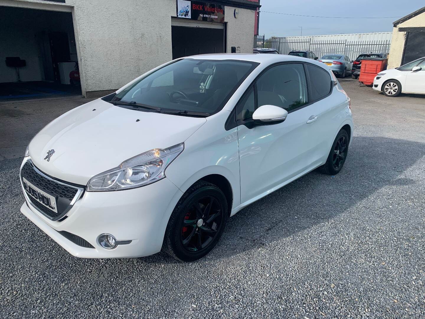 Peugeot 208 HATCHBACK in Down