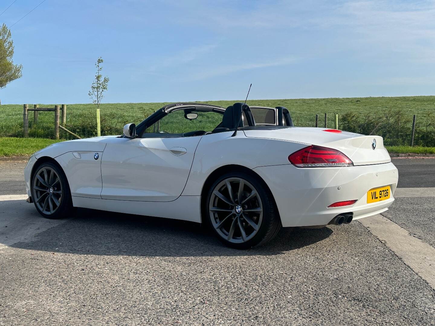 BMW Z4 ROADSTER in Down