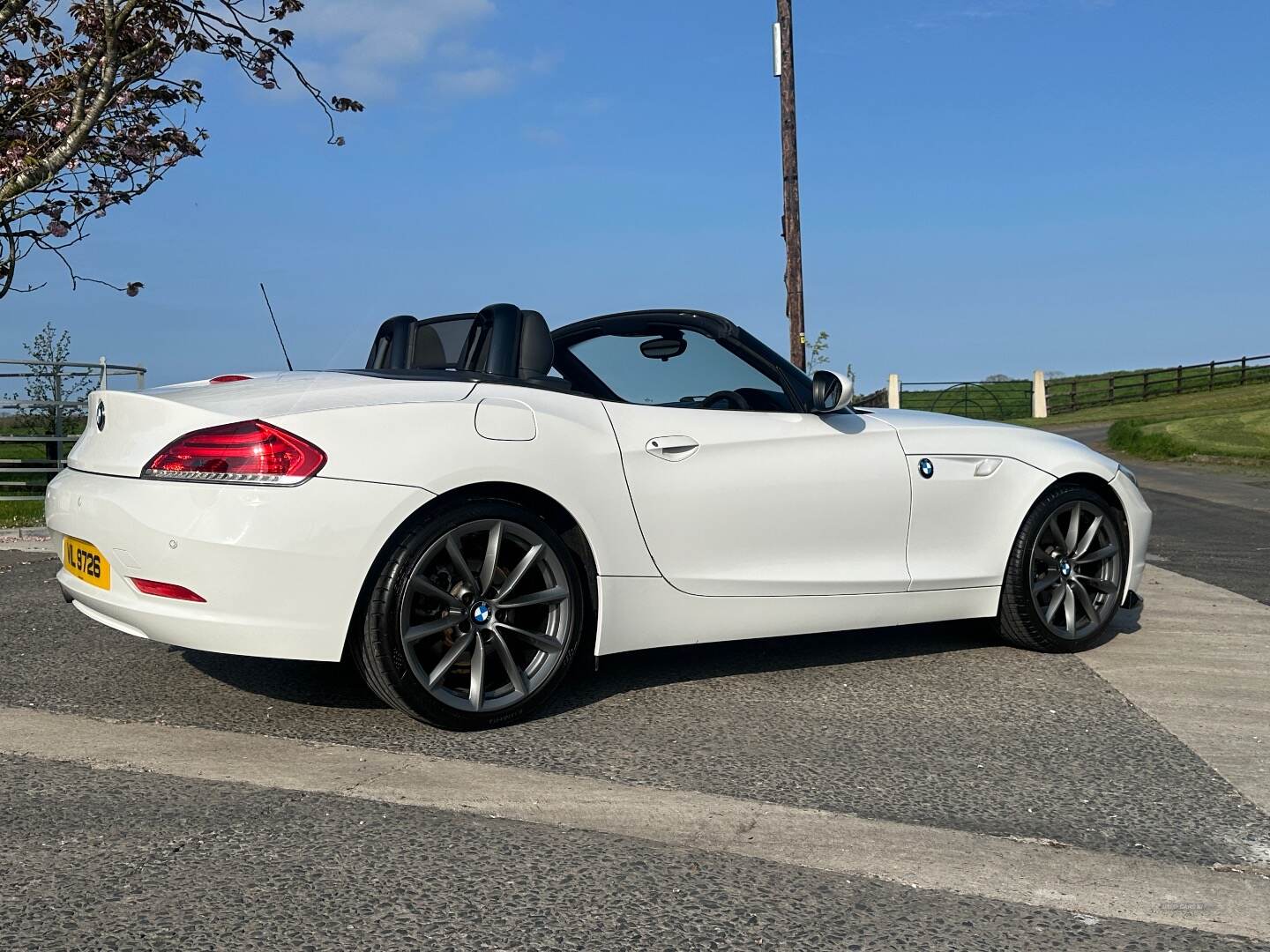 BMW Z4 ROADSTER in Down