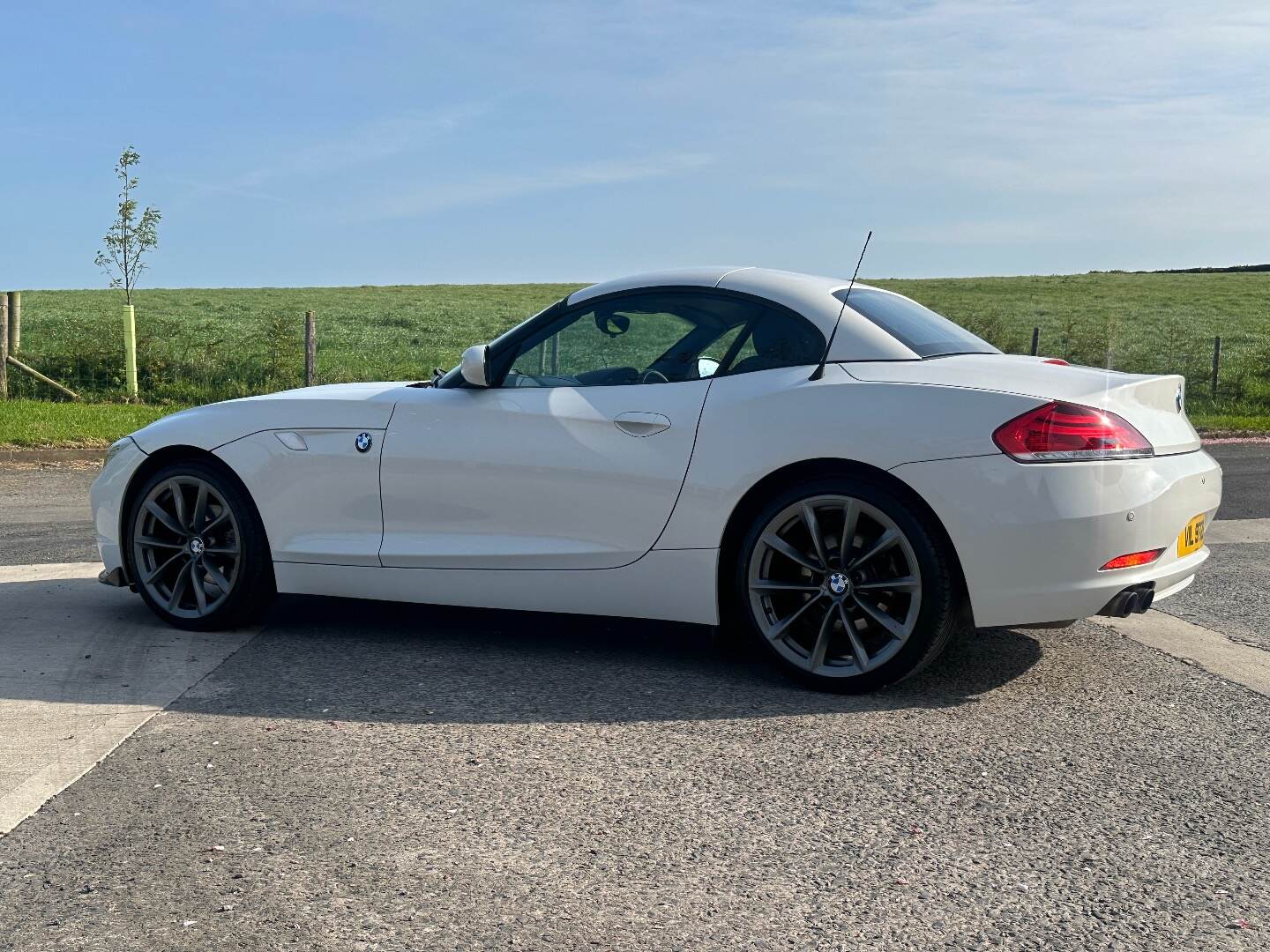 BMW Z4 ROADSTER in Down