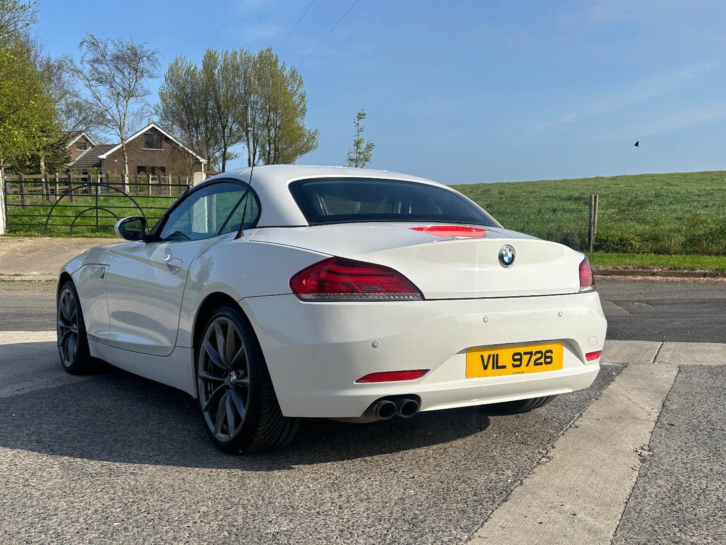 BMW Z4 ROADSTER in Down