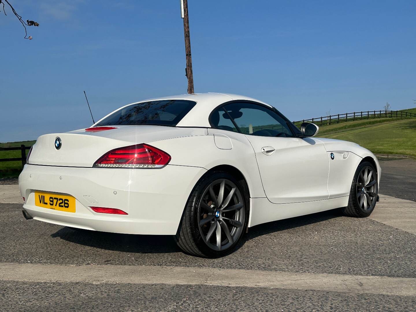 BMW Z4 ROADSTER in Down