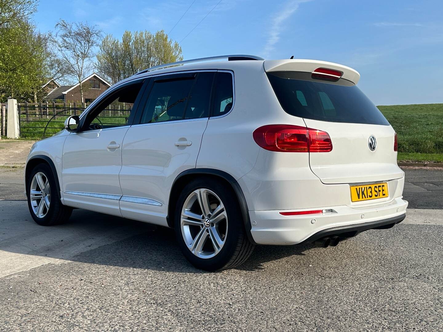 Volkswagen Tiguan DIESEL ESTATE in Down