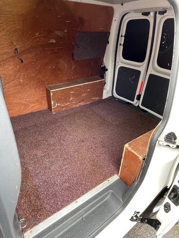 Volkswagen Caddy 1.6 TDI 75PS Startline Van in Down
