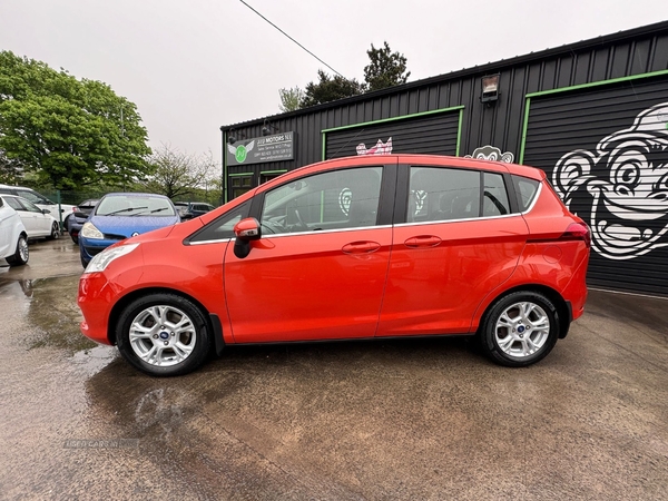 Ford B-Max HATCHBACK in Down