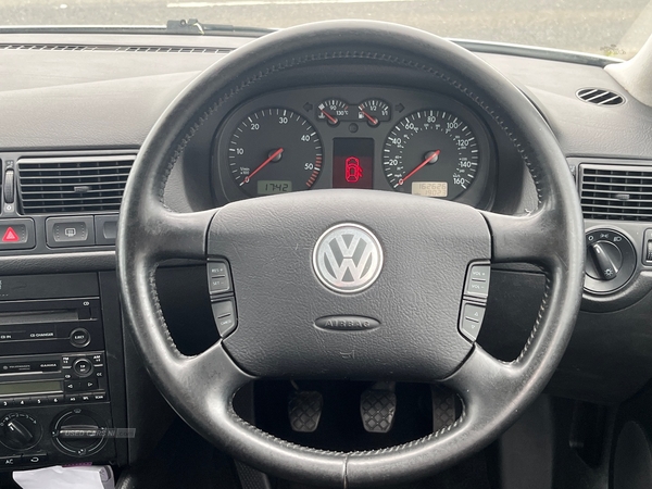Volkswagen Golf DIESEL ESTATE in Antrim