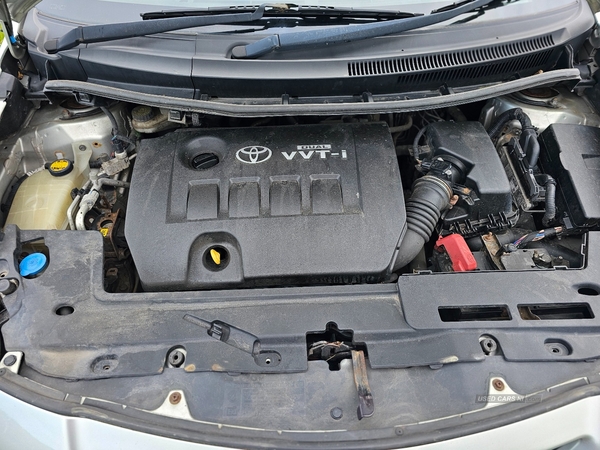 Toyota Auris 1.6 VVTi SR 5dr in Armagh