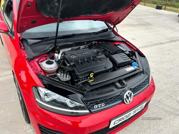 Volkswagen Golf in Down