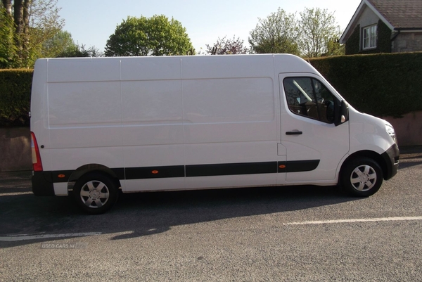 Nissan Interstar Tekna 35 L3H2 in Tyrone