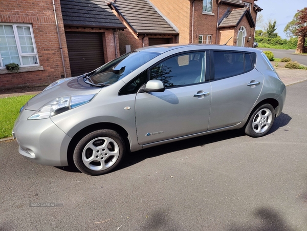Nissan LEAF 80kW Acenta 24kWh 5dr Auto in Down