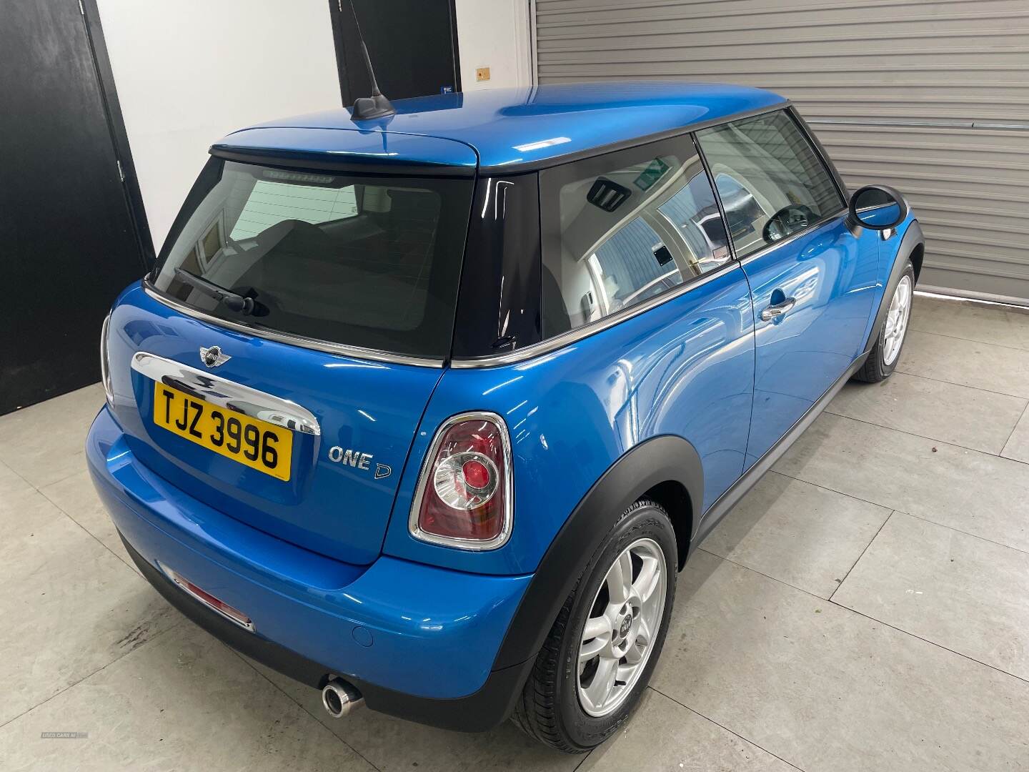 MINI Hatch SPECIAL EDITIONS in Down