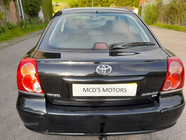 Toyota Avensis 1.8 VVT-i TR 5dr in Down