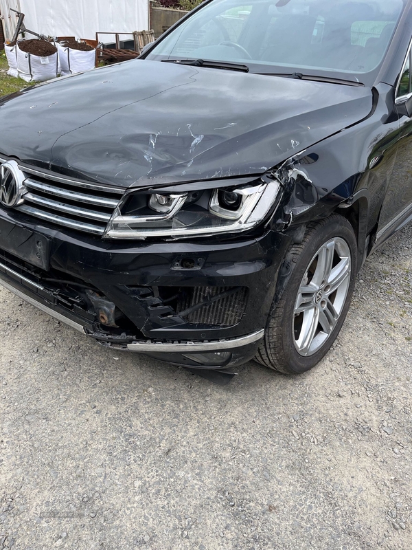 Volkswagen Touareg 3.0 V6 TDI BlueMotion Tech 262 R-Line 5dr Tip Auto in Armagh