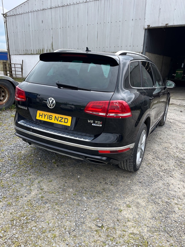 Volkswagen Touareg 3.0 V6 TDI BlueMotion Tech 262 R-Line 5dr Tip Auto in Armagh
