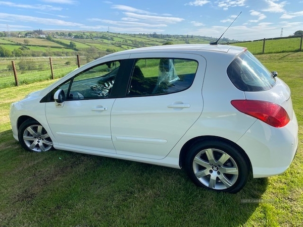 Peugeot 308 1.6 HDi 92 Active 5dr [Sat Nav] in Derry / Londonderry