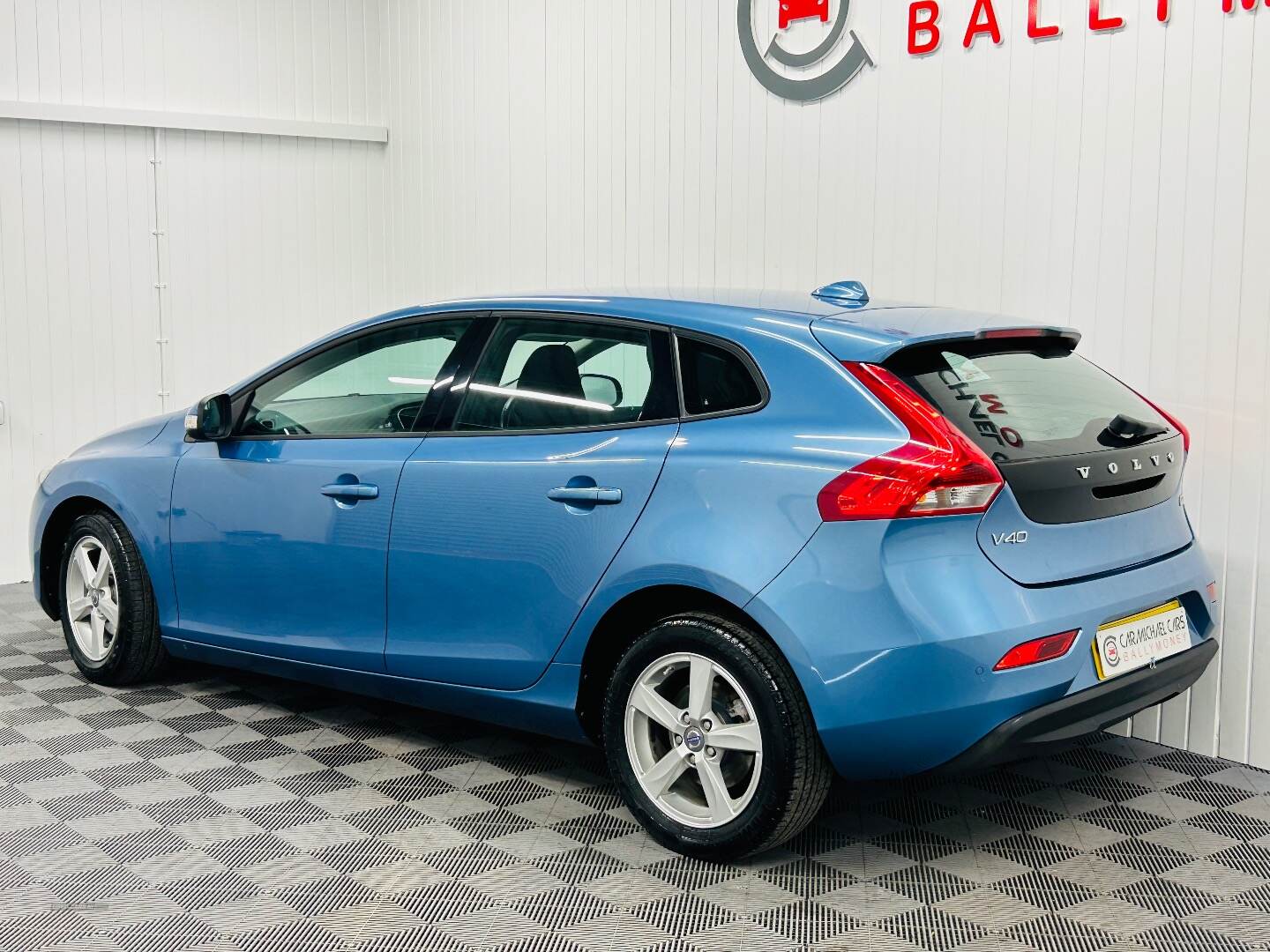 Volvo V40 DIESEL HATCHBACK in Antrim