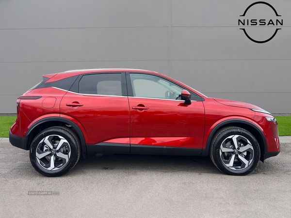 Nissan Qashqai 1.3 Dig-T Mh N-Connecta [Glass Roof] 5Dr in Down