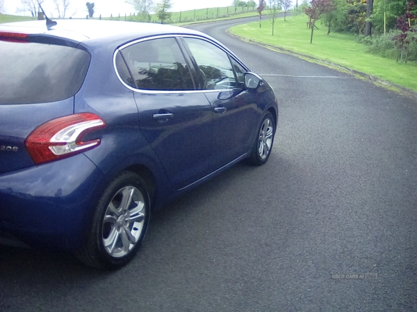 Peugeot 208 1.4 HDi Allure 5dr in Derry / Londonderry