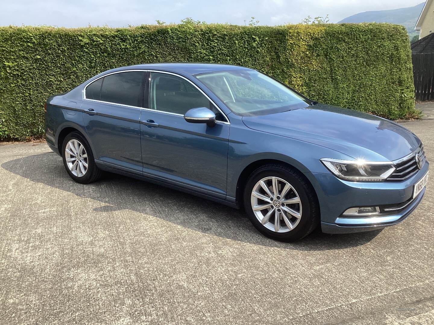 Volkswagen Passat DIESEL SALOON in Down