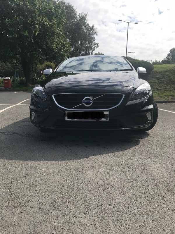 Volvo V40 D2 [120] R DESIGN Lux Nav 5dr Geartronic in Down