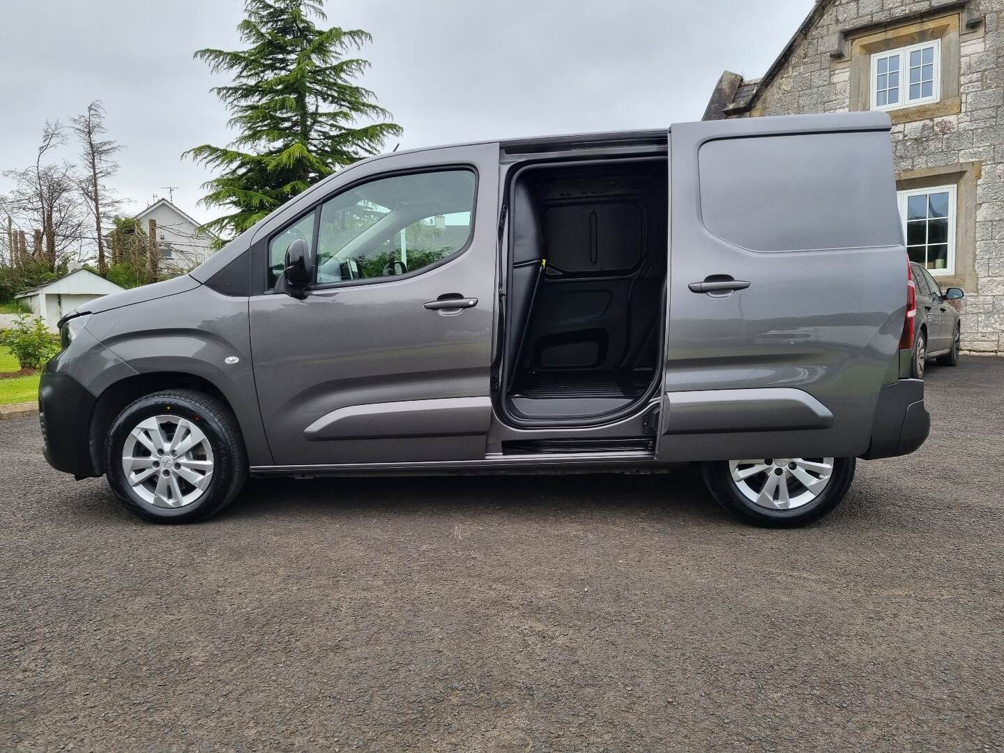 Peugeot Partner STANDARD DIESEL in Derry / Londonderry