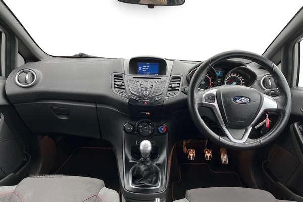 Ford Fiesta 1.0 EcoBoost 125 ST-Line Navigation 5dr **£0 Road Tax** ECO MODE, AIR CON, QUICKCLEAR HEATED WINDSCREEN, SAT NAV, BLUETOOTH, REAR PRIVACY GLASS in Antrim