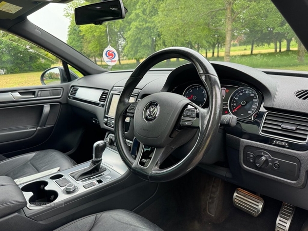 Volkswagen Touareg 3.0L V6 R-LINE TDI BLUEMOTION TECHNOLOGY 5d AUTO 259 BHP in Antrim