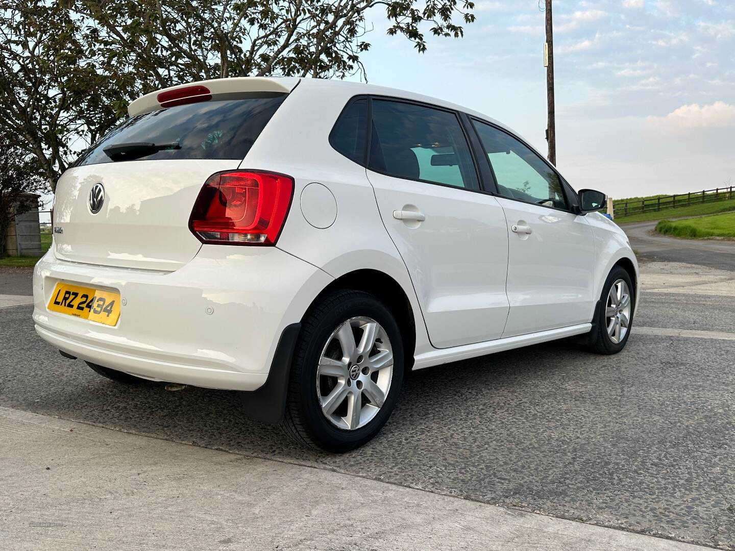 Volkswagen Polo HATCHBACK in Down