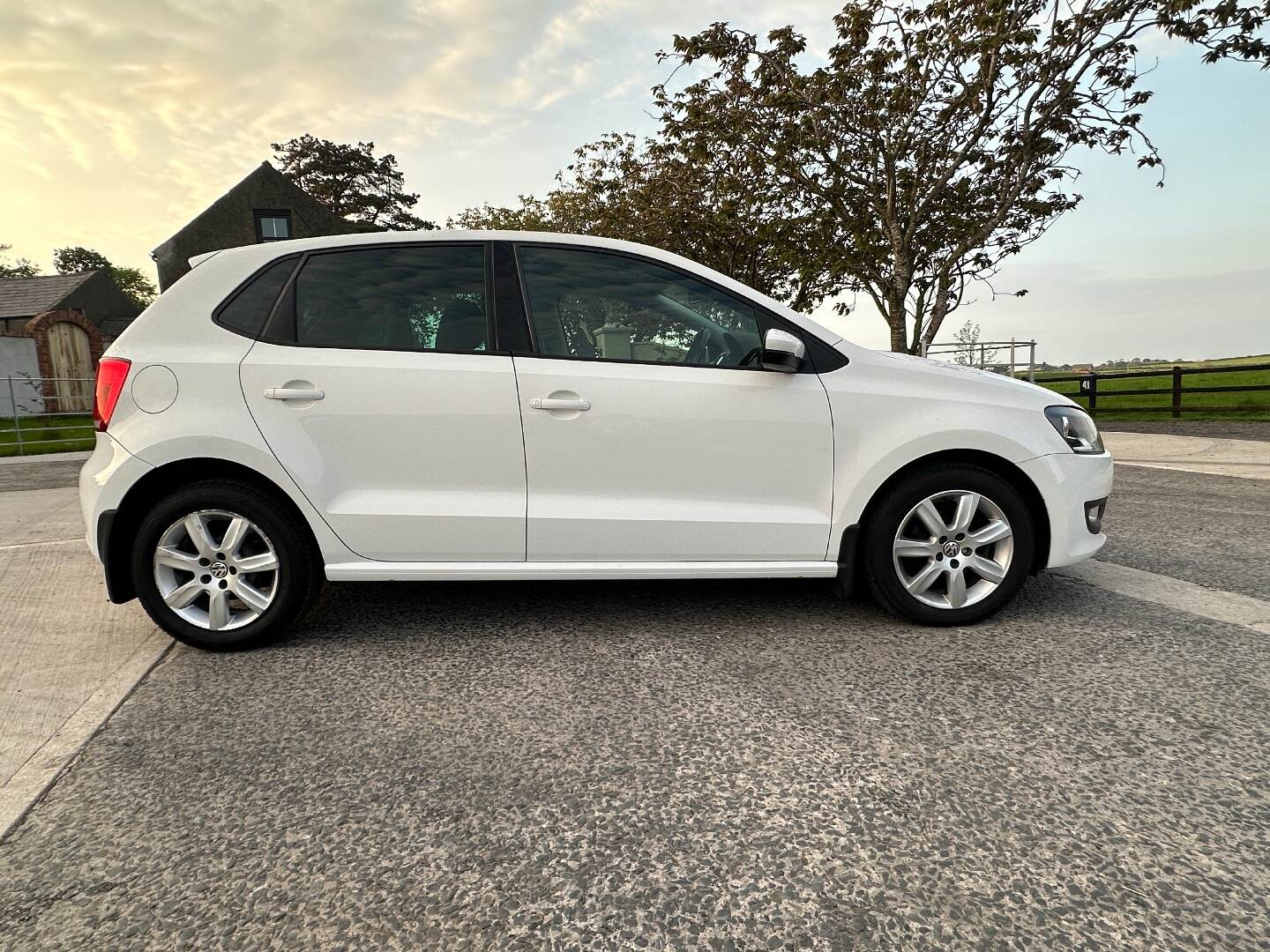 Volkswagen Polo HATCHBACK in Down