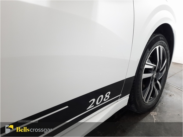 Peugeot 208 1.2 PureTech 100 Allure Premium + 5dr in Down