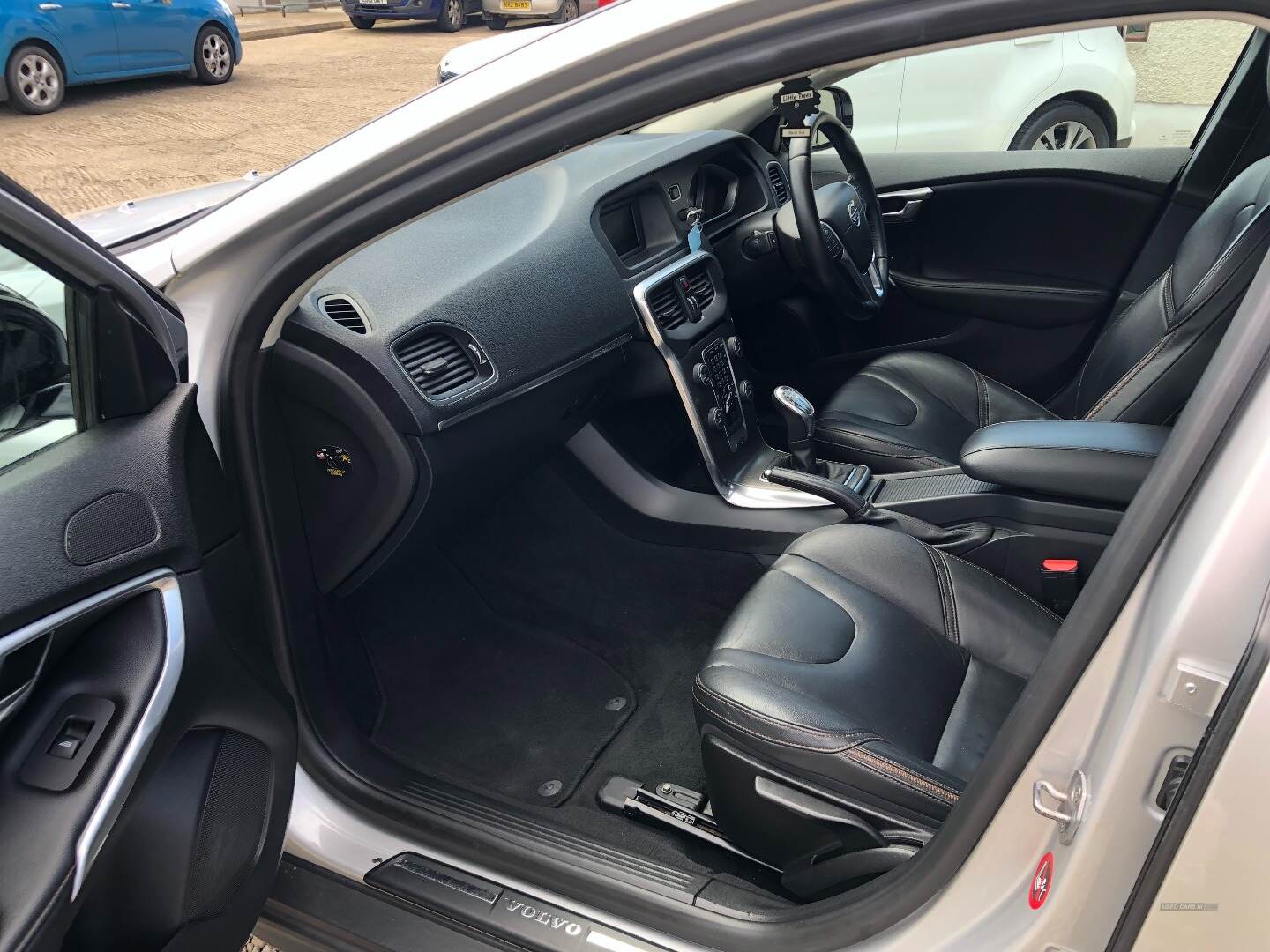 Volvo V40 DIESEL HATCHBACK in Antrim