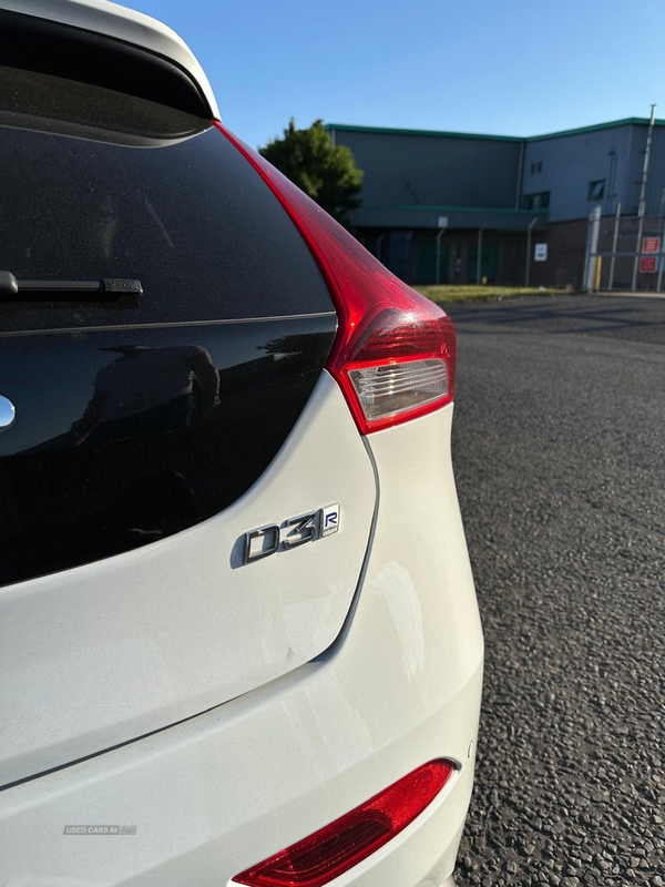 Volvo V40 D3 [4 Cyl 150] R DESIGN Pro 5dr Geartronic in Armagh