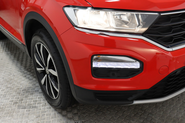 Volkswagen T-Roc DESIGN TSI in Antrim