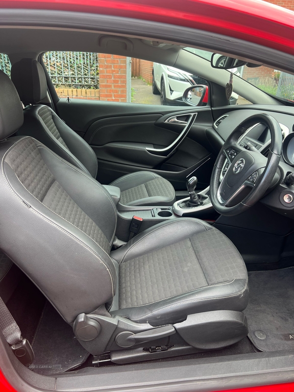 Vauxhall Astra GTC 2.0 CDTi 16V SRi 3dr in Antrim