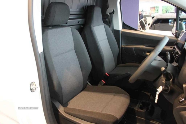Vauxhall Combo Cargo 2300 1.5 Turbo D 100ps L1 Prime Van in Down