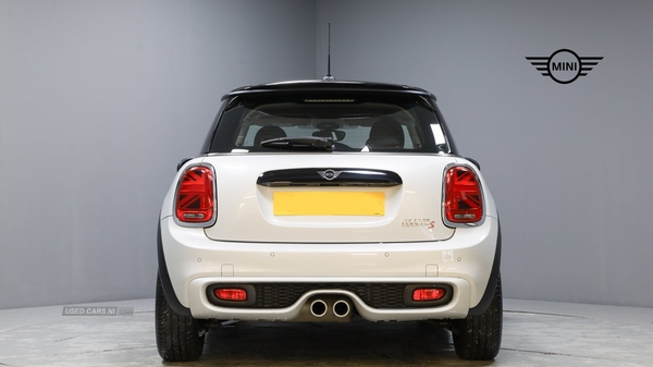 MINI Hatch 2.0 Cooper S Classic Hatchback 3dr Petrol Manual Euro 6 (s/s) (192 ps) in City of Edinburgh