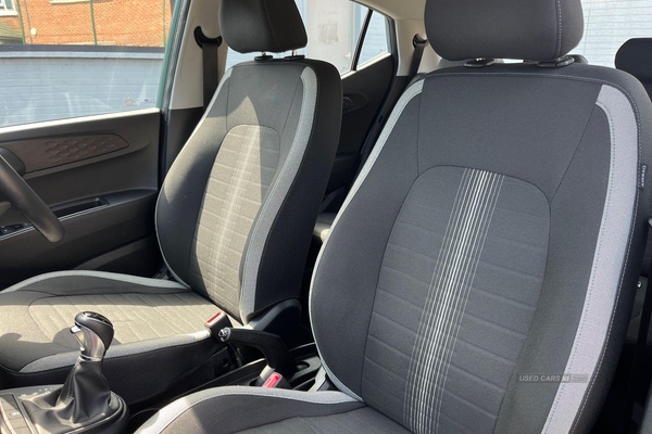 Hyundai i10 1.0 MPi SE Connect 5dr Auto, Apple Car Play, Android Auto, Reverse Camera, Multimedia Screen, Multifunction Steering Wheel, DAB Radio in Derry / Londonderry