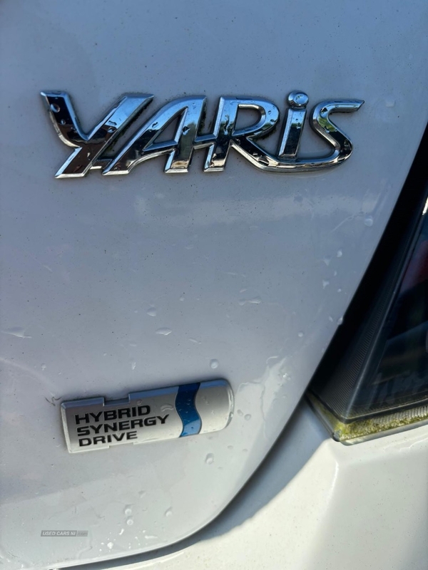 Toyota Yaris 1.5 VVT-i Hybrid Trend 5dr CVT in Down