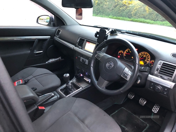Vauxhall Vectra 1.8i VVT Exclusiv 5dr in Derry / Londonderry