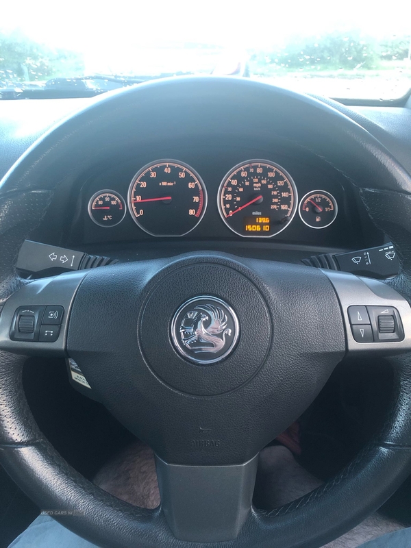 Vauxhall Vectra 1.8i VVT Exclusiv 5dr in Derry / Londonderry