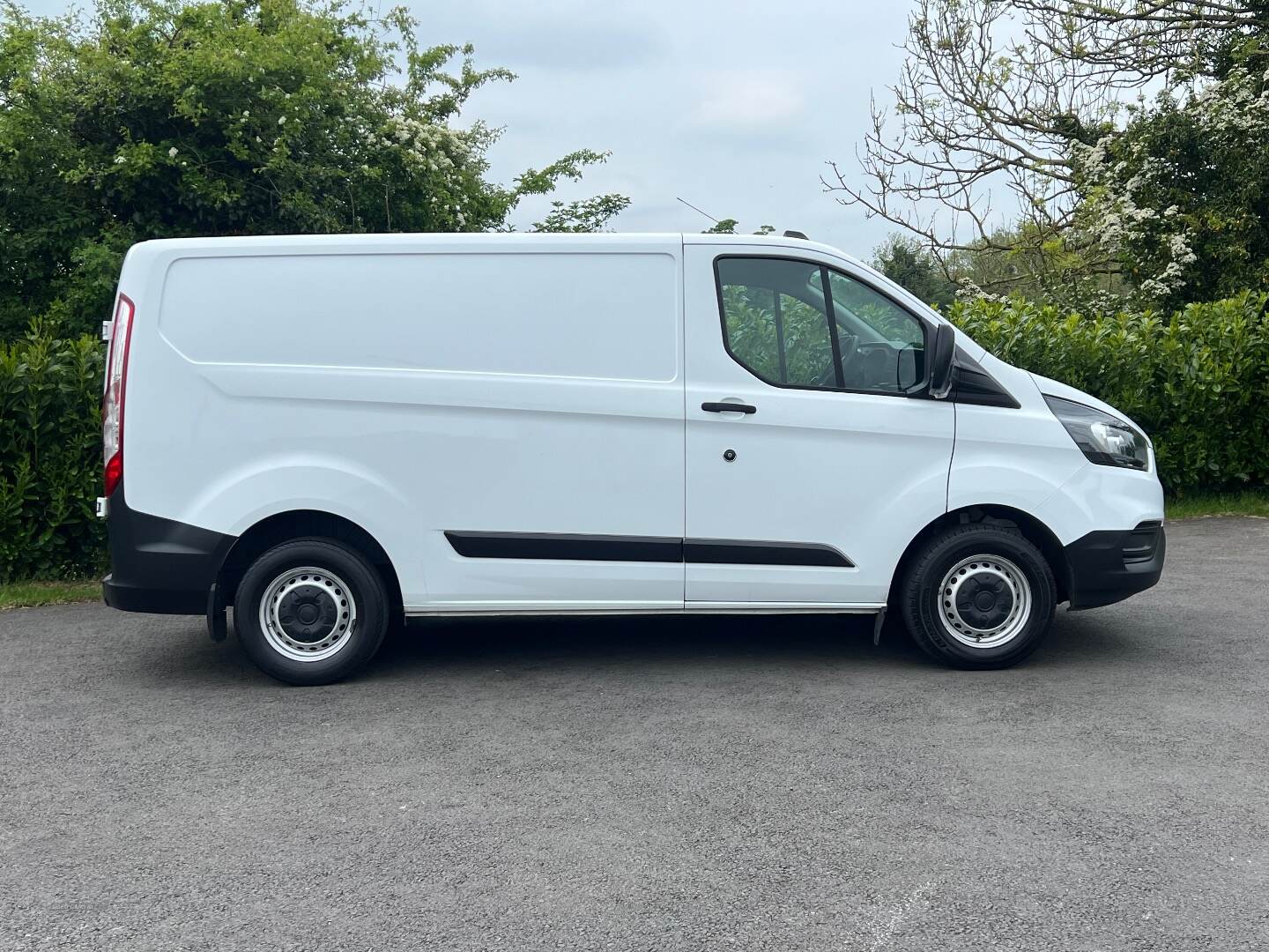 Ford Transit Custom 300 L1 DIESEL FWD in Down