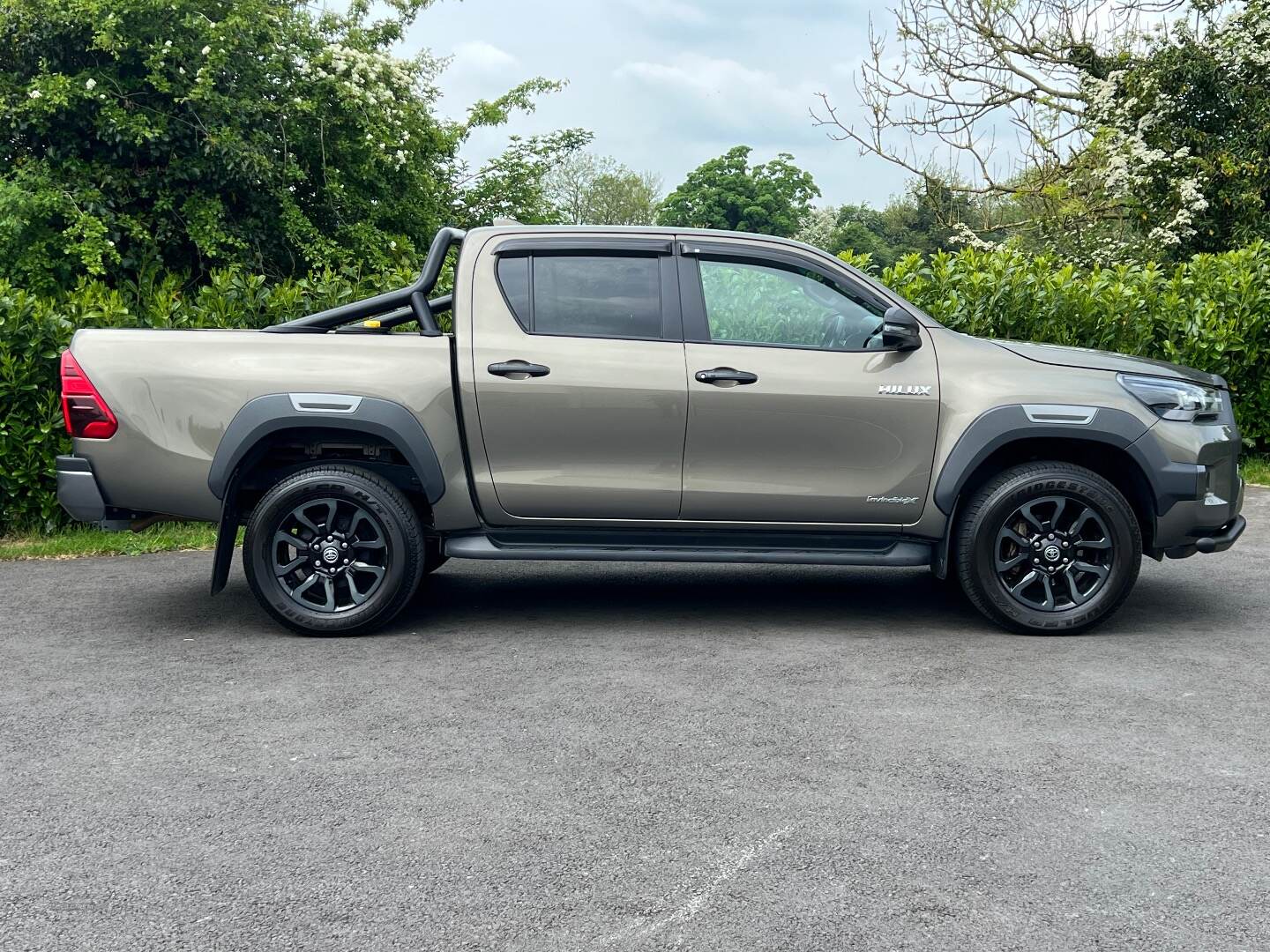 Toyota Hilux DIESEL in Down