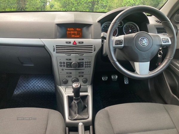 Vauxhall Astra 1.8i VVT SRi 5dr in Antrim