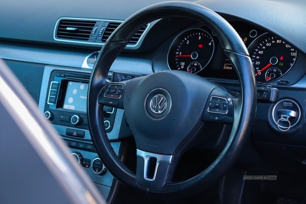 Volkswagen Passat 2.0 HIGHLINE TDI BLUEMOTION TECHNOLOGY DSG 4d 139 BHP in Down