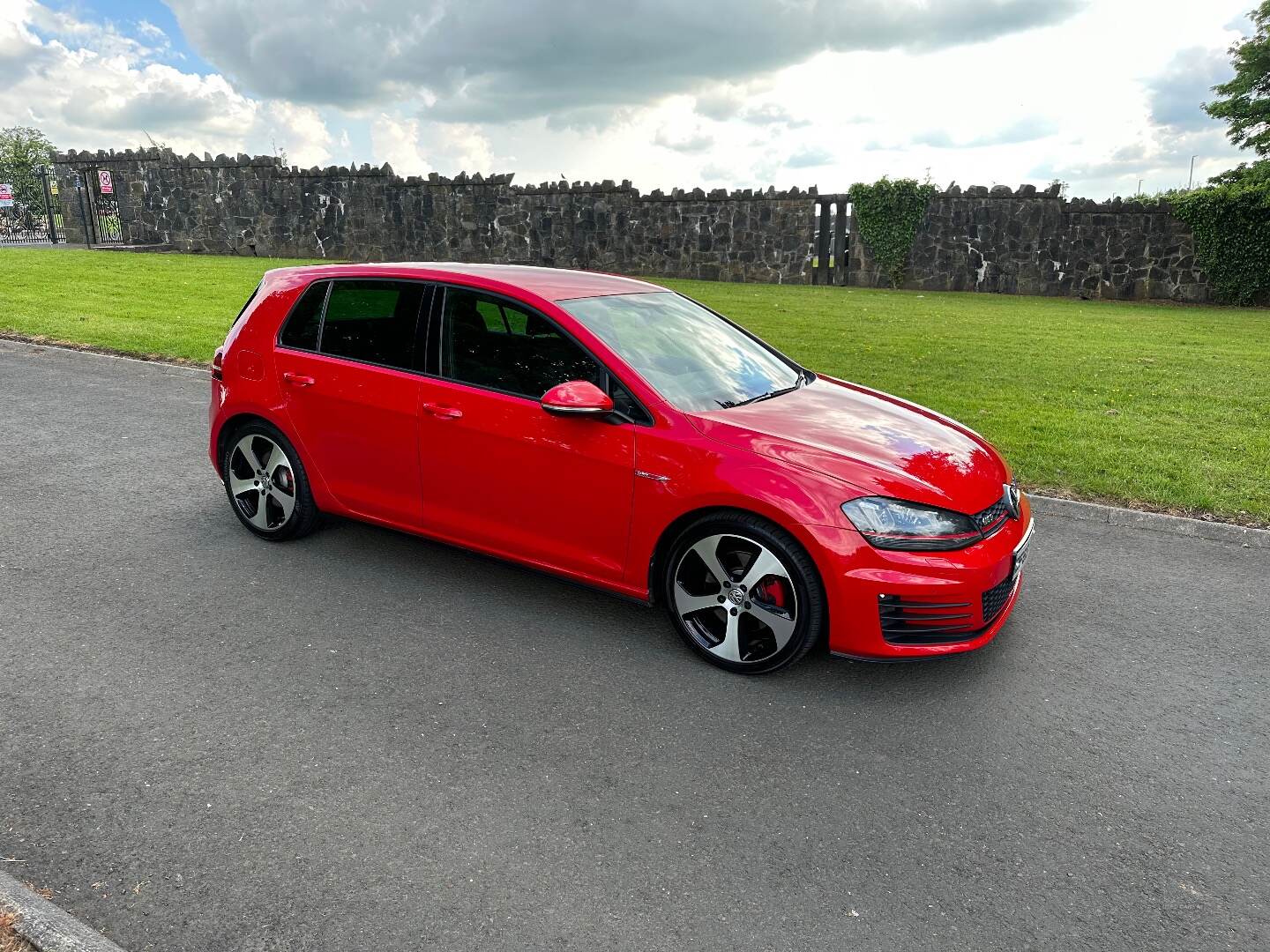 Volkswagen Golf HATCHBACK in Antrim