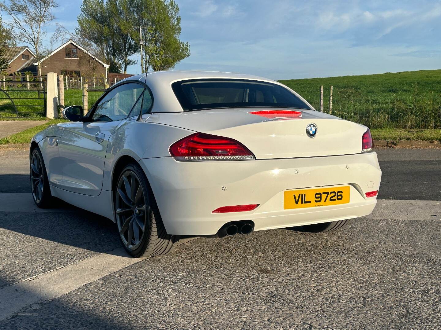 BMW Z4 ROADSTER in Down