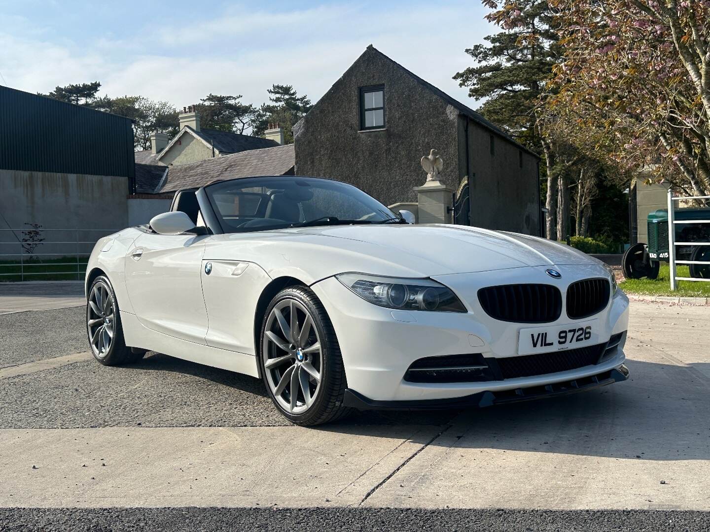 BMW Z4 ROADSTER in Down