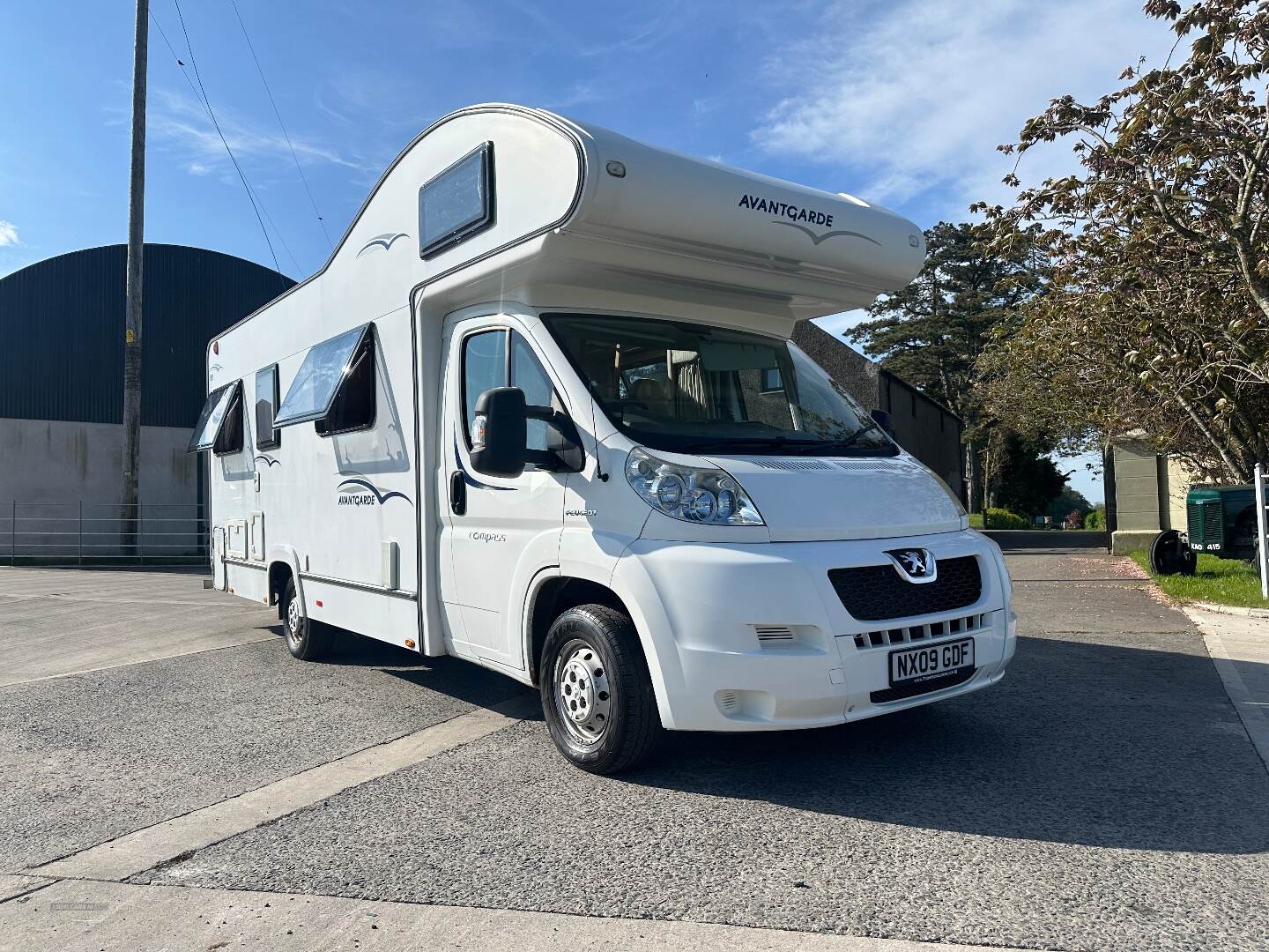 Peugeot Boxer 335 L2 DIESEL in Down