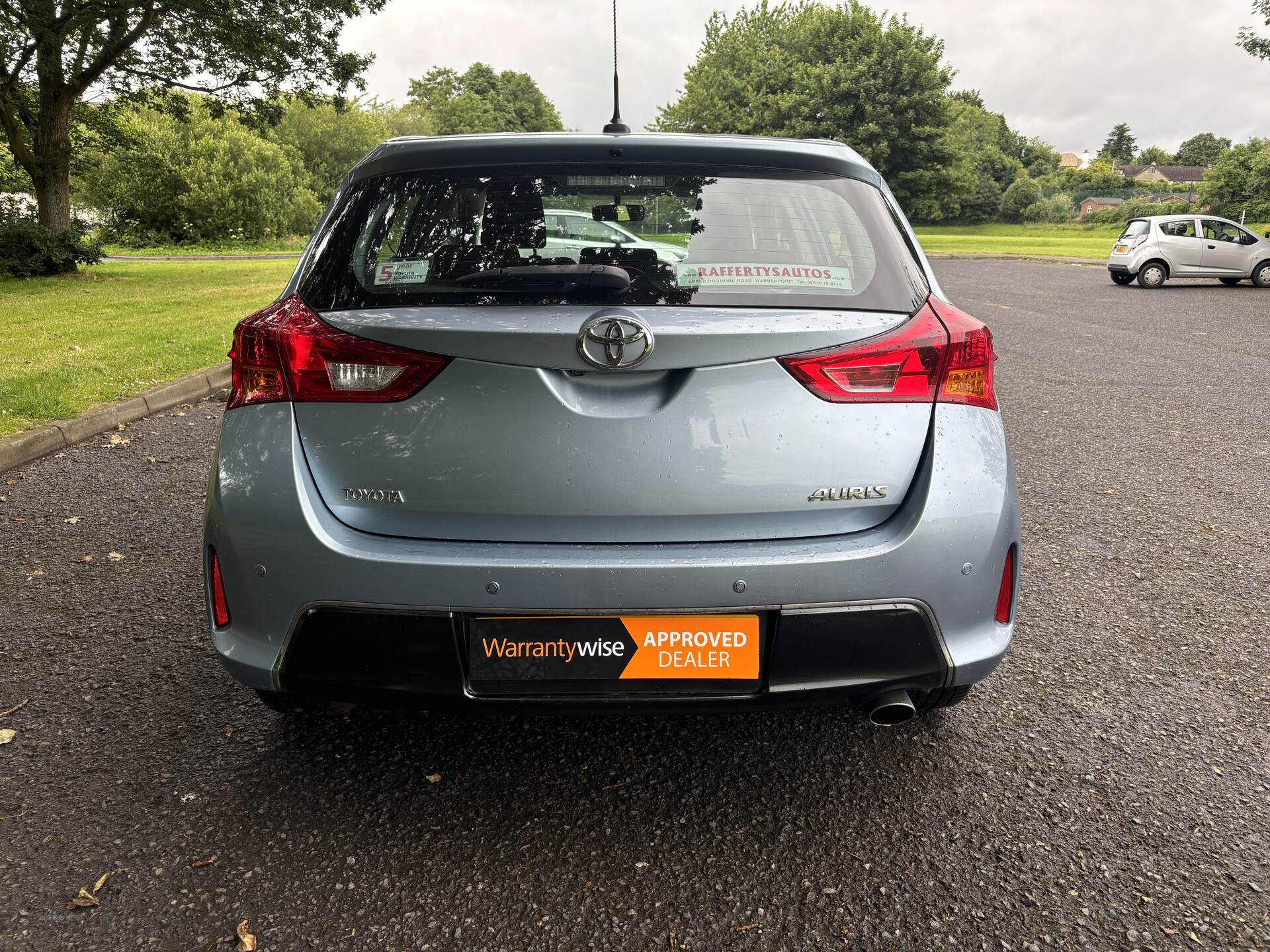 Toyota Auris HATCHBACK in Down