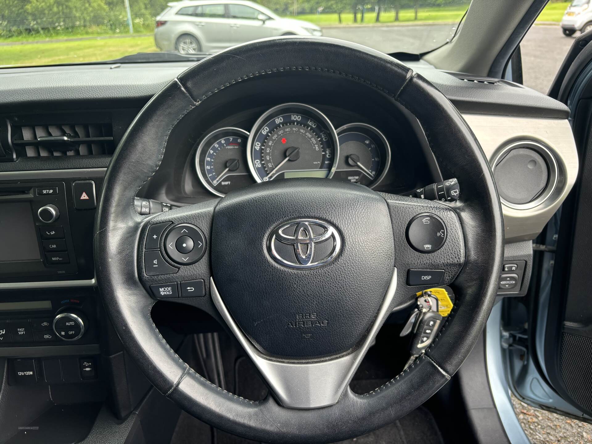 Toyota Auris HATCHBACK in Down